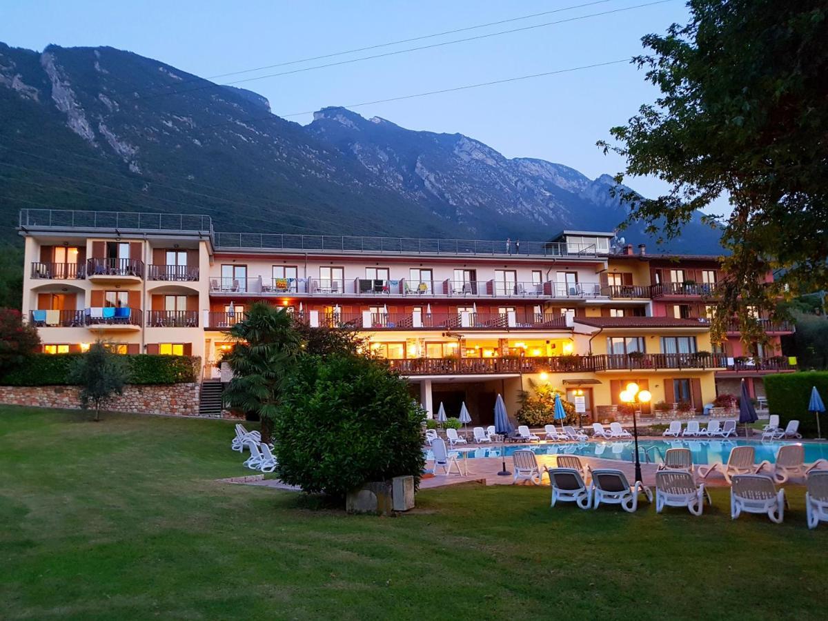 Park Hotel Val Di Monte ***S Malcesine Bagian luar foto